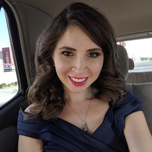 Meet your Posher, Stacy